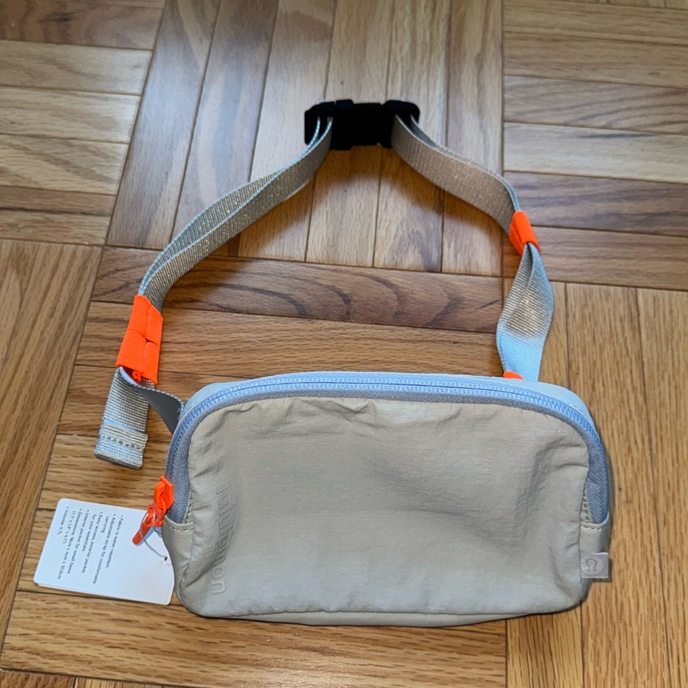 NWT Lululemon mini belt bag